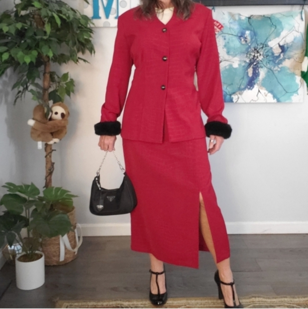 SAG HARBOR Faux Fur Cuff Croc Embossed Skirt Suit Mob Wife 14